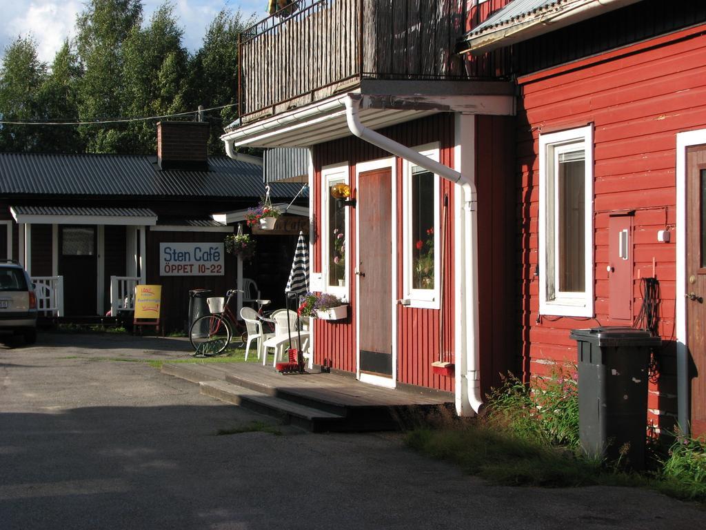 Stuga Vid Hedenaesets Stencafe Exterior photo