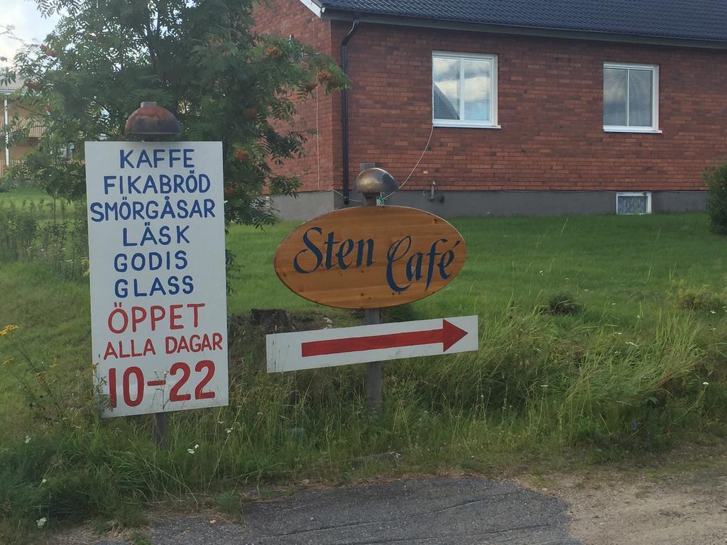 Stuga Vid Hedenaesets Stencafe Exterior photo