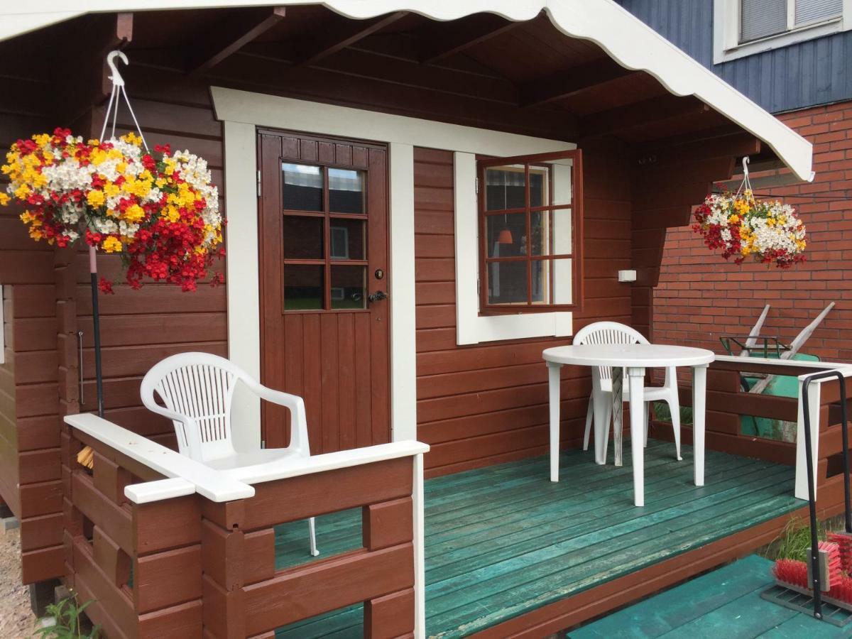 Stuga Vid Hedenaesets Stencafe Exterior photo